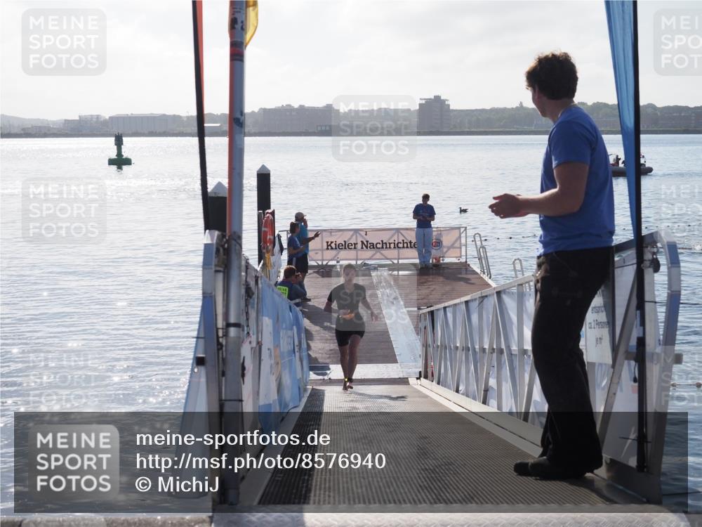 17.08.2025 - KN Förde Triathlon 2025 MichiJ http://msf.ph/oto/8576940 17.08.2025 09:12:51 Schwimmen 136, 142, 142 meine-sportfotos.de