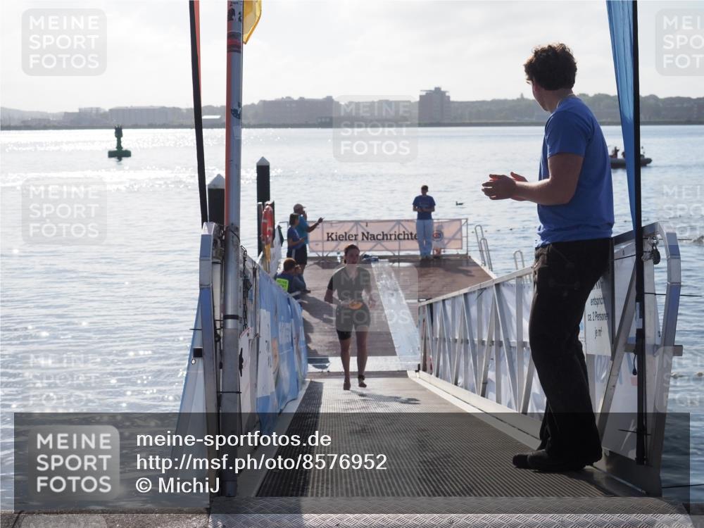 17.08.2025 - KN Förde Triathlon 2025 MichiJ http://msf.ph/oto/8576952 17.08.2025 09:12:51 Schwimmen 136, 142, 142 meine-sportfotos.de