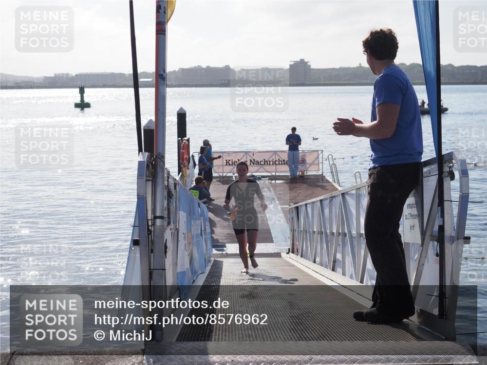 17.08.2025 - KN Förde Triathlon 2025 MichiJ http://msf.ph/oto/8576962 17.08.2025 09:12:52 Schwimmen 136, 142, 142 meine-sportfotos.de