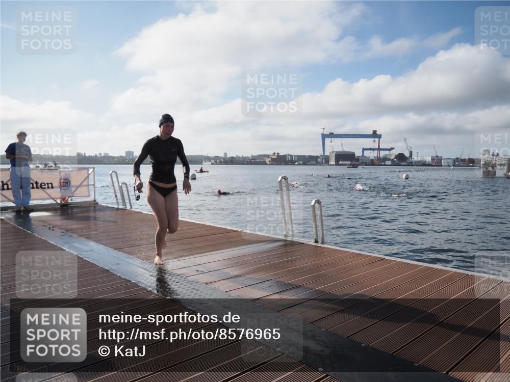 17.08.2025 - KN Förde Triathlon 2025 KatJ http://msf.ph/oto/8576965 17.08.2025 09:15:41 Schwimmen 131, 131, 141 meine-sportfotos.de