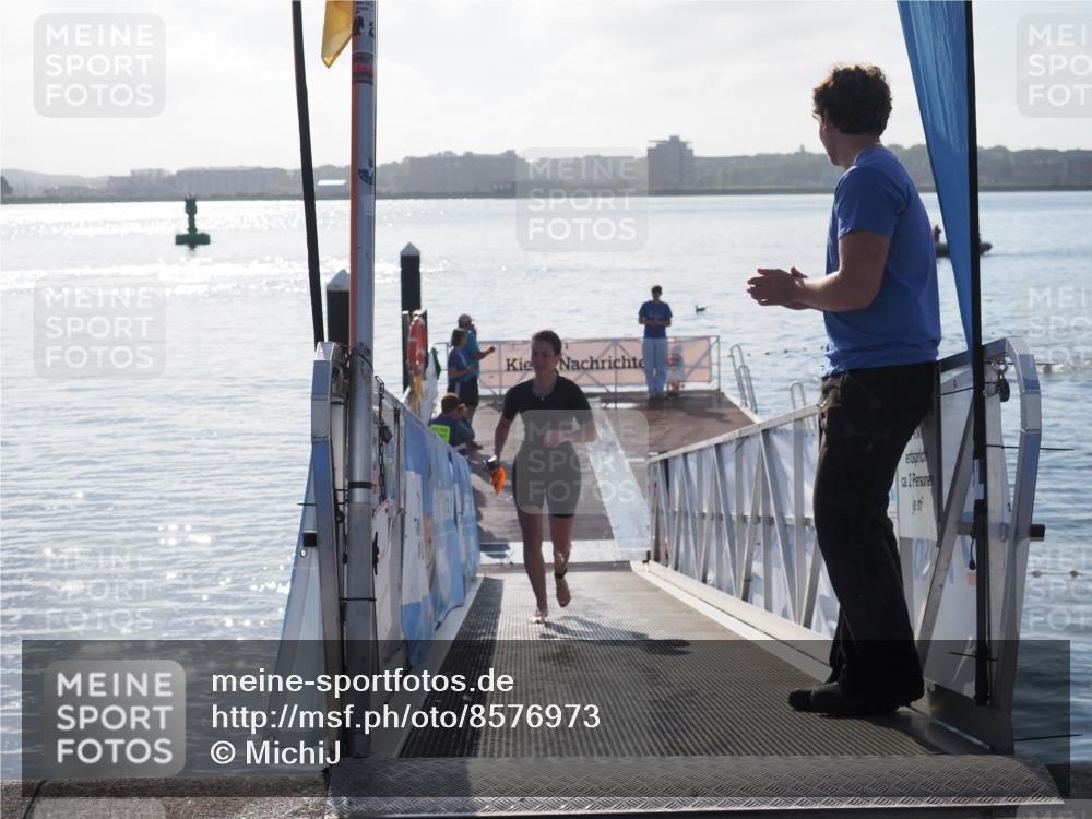 17.08.2025 - KN Förde Triathlon 2025 MichiJ http://msf.ph/oto/8576973 17.08.2025 09:12:53 Schwimmen 136, 142, 142 meine-sportfotos.de