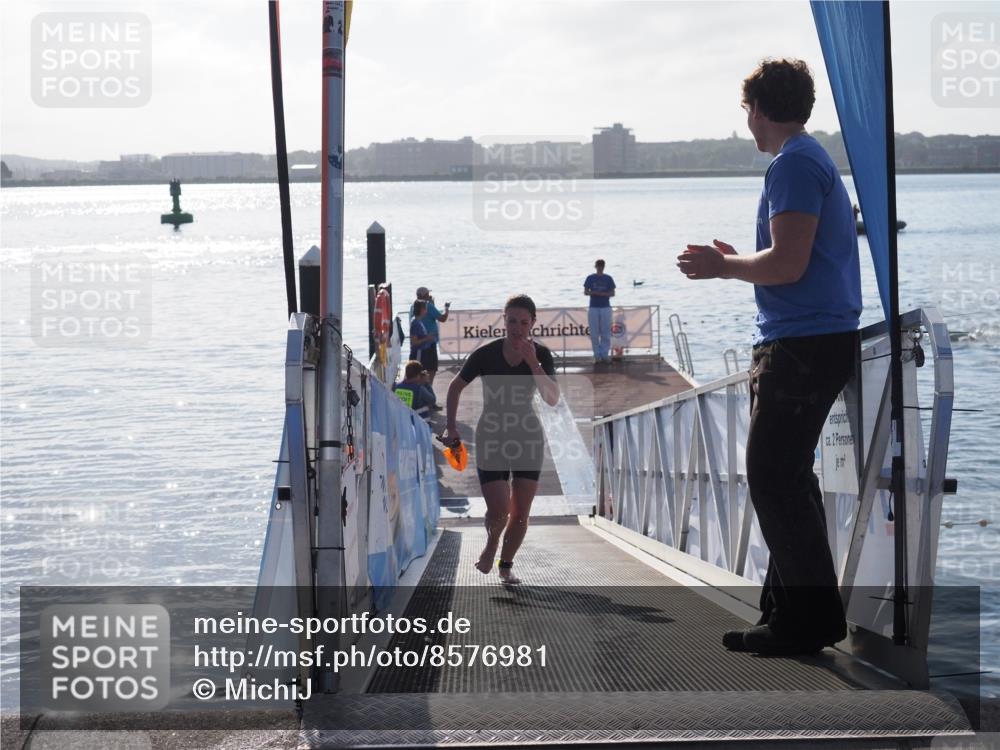 17.08.2025 - KN Förde Triathlon 2025 MichiJ http://msf.ph/oto/8576981 17.08.2025 09:12:53 Schwimmen 136, 142, 142 meine-sportfotos.de