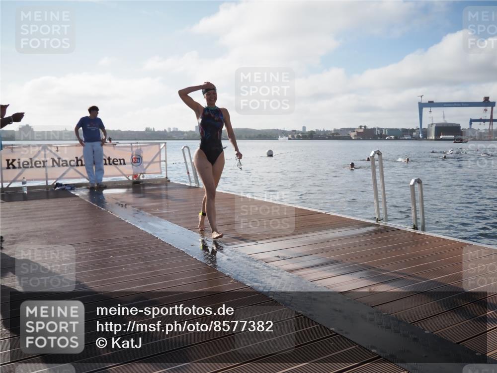 17.08.2025 - KN Förde Triathlon 2025 KatJ http://msf.ph/oto/8577382 17.08.2025 09:16:43 Schwimmen 172, 176, 144, 160, 172, 176 meine-sportfotos.de