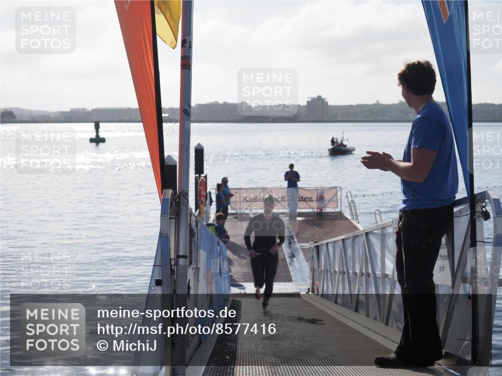 17.08.2025 - KN Förde Triathlon 2025 MichiJ http://msf.ph/oto/8577416 17.08.2025 09:13:50 Schwimmen 138, 151, 151 meine-sportfotos.de
