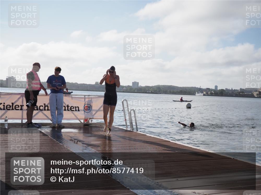 17.08.2025 - KN Förde Triathlon 2025 KatJ http://msf.ph/oto/8577419 17.08.2025 09:17:03 Schwimmen 158, 204, 158 meine-sportfotos.de