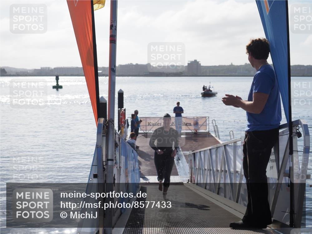 17.08.2025 - KN Förde Triathlon 2025 MichiJ http://msf.ph/oto/8577433 17.08.2025 09:13:50 Schwimmen 138, 151, 151 meine-sportfotos.de