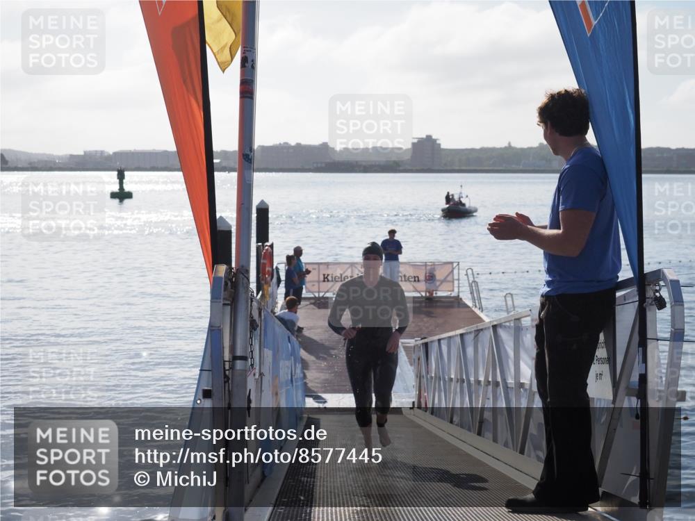 17.08.2025 - KN Förde Triathlon 2025 MichiJ http://msf.ph/oto/8577445 17.08.2025 09:13:51 Schwimmen 138, 151, 151 meine-sportfotos.de