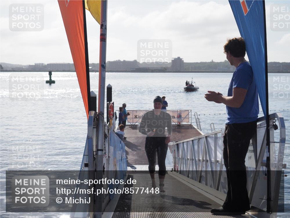 17.08.2025 - KN Förde Triathlon 2025 MichiJ http://msf.ph/oto/8577448 17.08.2025 09:13:51 Schwimmen 138, 151, 151 meine-sportfotos.de