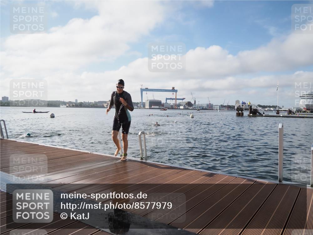 17.08.2025 - KN Förde Triathlon 2025 KatJ http://msf.ph/oto/8577979 17.08.2025 09:18:08 Schwimmen 175, 189, 254, 175, 182, 189, 254 meine-sportfotos.de
