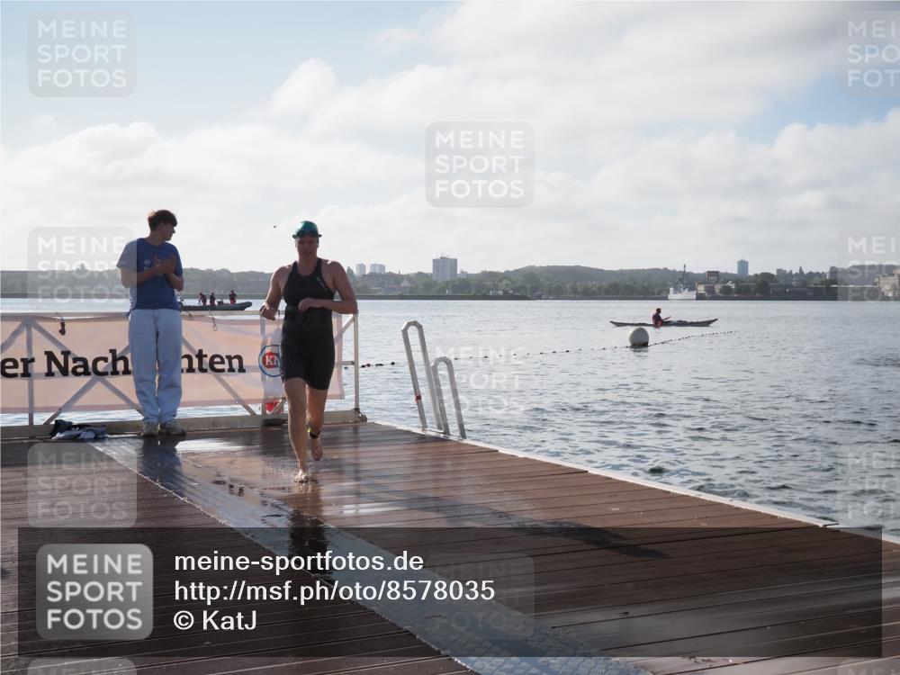 17.08.2025 - KN Förde Triathlon 2025 KatJ http://msf.ph/oto/8578035 17.08.2025 09:18:20 Schwimmen 174, 185, 174, 185, 254 meine-sportfotos.de