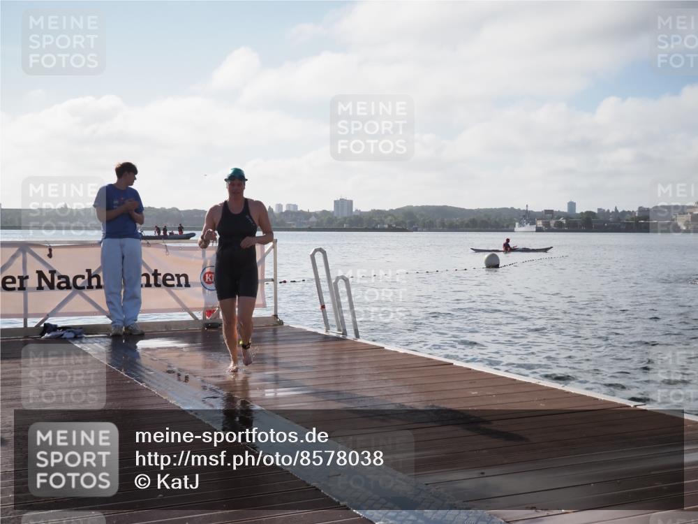 17.08.2025 - KN Förde Triathlon 2025 KatJ http://msf.ph/oto/8578038 17.08.2025 09:18:20 Schwimmen 174, 185, 174, 185, 254 meine-sportfotos.de