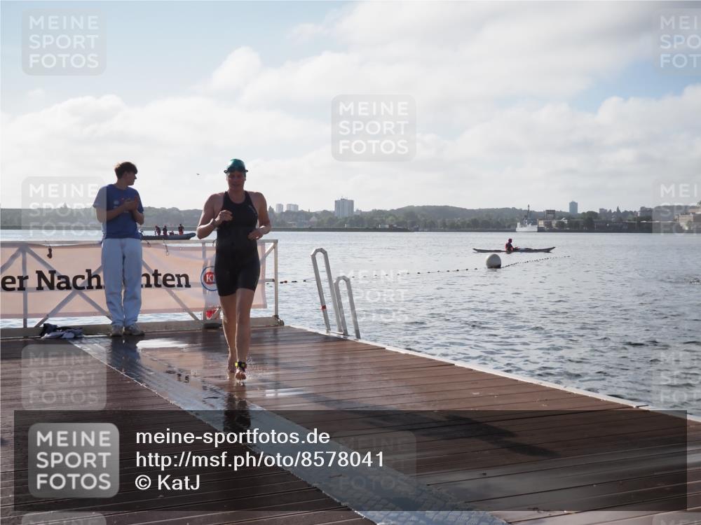 17.08.2025 - KN Förde Triathlon 2025 KatJ http://msf.ph/oto/8578041 17.08.2025 09:18:20 Schwimmen 174, 185, 174, 185, 254 meine-sportfotos.de