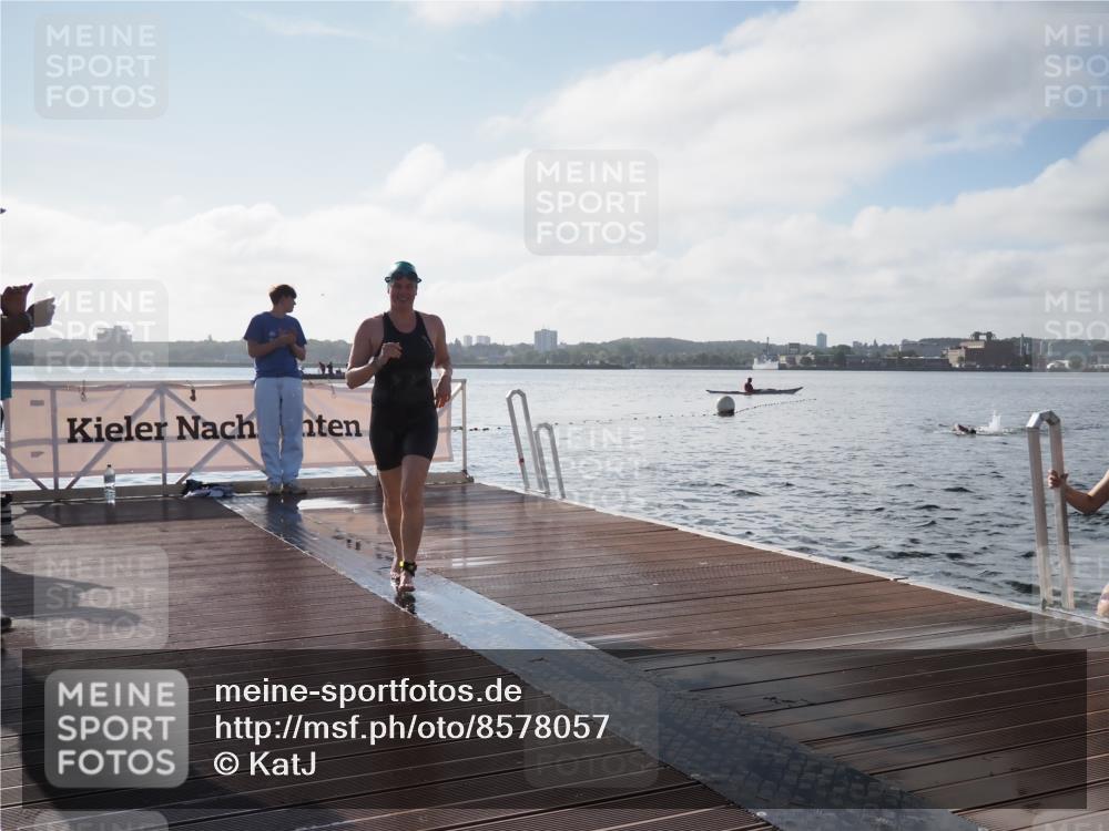 17.08.2025 - KN Förde Triathlon 2025 KatJ http://msf.ph/oto/8578057 17.08.2025 09:18:21 Schwimmen 174, 185, 192, 174, 185, 254 meine-sportfotos.de