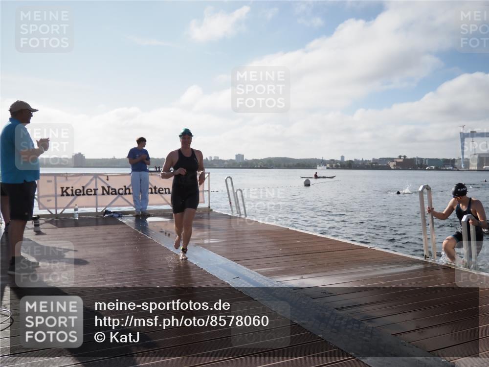 17.08.2025 - KN Förde Triathlon 2025 KatJ http://msf.ph/oto/8578060 17.08.2025 09:18:21 Schwimmen 174, 185, 192, 174, 185, 254 meine-sportfotos.de