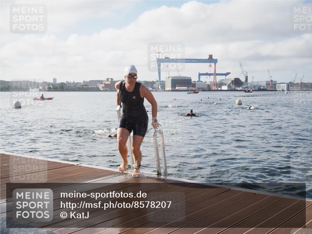 17.08.2025 - KN Förde Triathlon 2025 KatJ http://msf.ph/oto/8578207 17.08.2025 09:18:37 Schwimmen 192, 250, 174, 192, 250 meine-sportfotos.de
