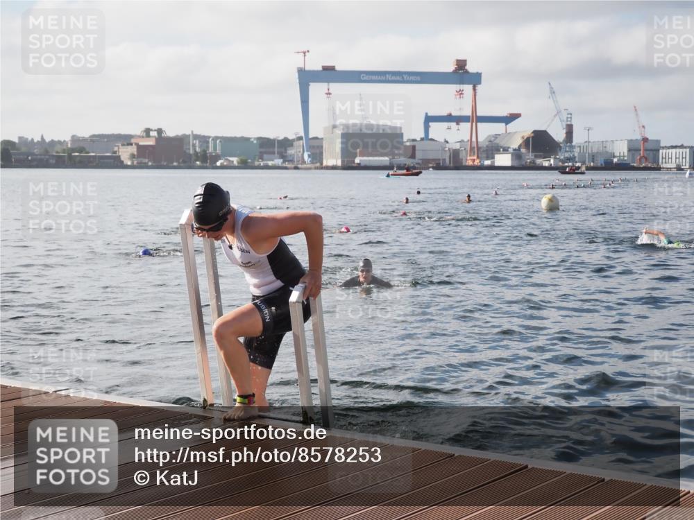 17.08.2025 - KN Förde Triathlon 2025 KatJ http://msf.ph/oto/8578253 17.08.2025 09:18:48 Schwimmen 153, 153, 250 meine-sportfotos.de