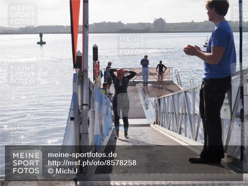 17.08.2025 - KN Förde Triathlon 2025 MichiJ http://msf.ph/oto/8578258 17.08.2025 09:15:39 Schwimmen 141, 149, 131 meine-sportfotos.de