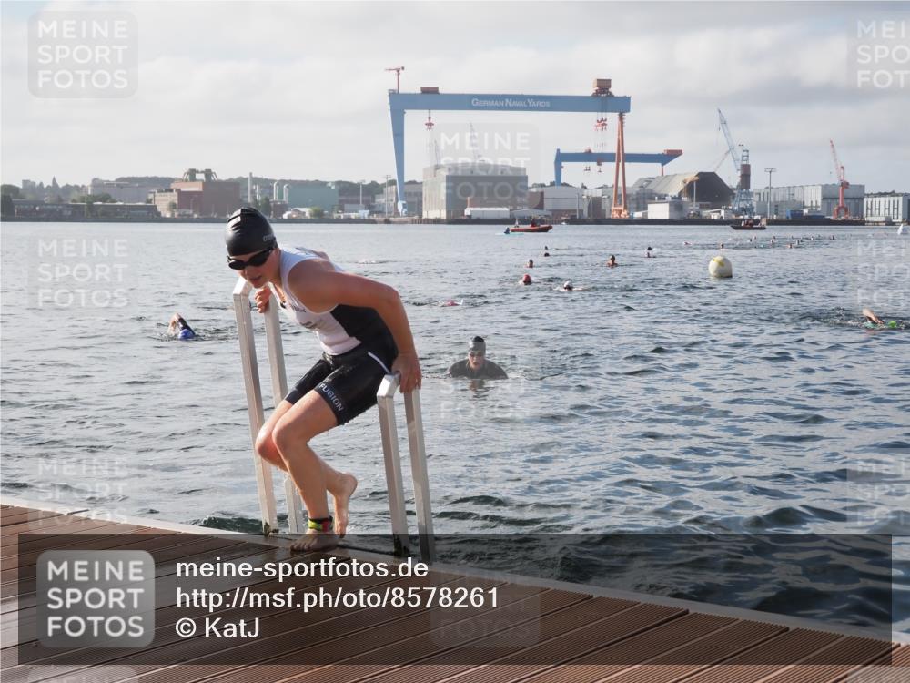 17.08.2025 - KN Förde Triathlon 2025 KatJ http://msf.ph/oto/8578261 17.08.2025 09:18:48 Schwimmen 153, 153, 250 meine-sportfotos.de