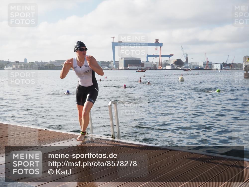 17.08.2025 - KN Förde Triathlon 2025 KatJ http://msf.ph/oto/8578278 17.08.2025 09:18:48 Schwimmen 153, 153, 250 meine-sportfotos.de