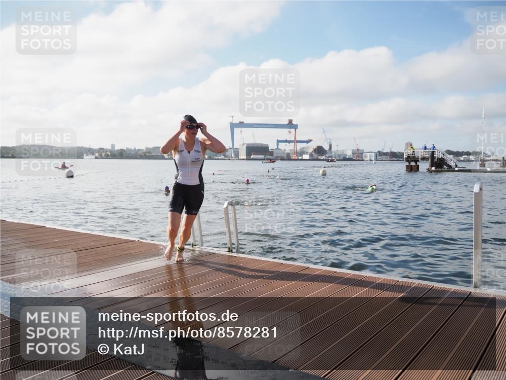 17.08.2025 - KN Förde Triathlon 2025 KatJ http://msf.ph/oto/8578281 17.08.2025 09:18:49 Schwimmen 153, 153, 250 meine-sportfotos.de