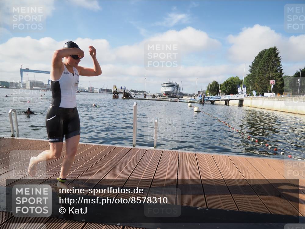 17.08.2025 - KN Förde Triathlon 2025 KatJ http://msf.ph/oto/8578310 17.08.2025 09:18:50 Schwimmen 153, 153, 250 meine-sportfotos.de