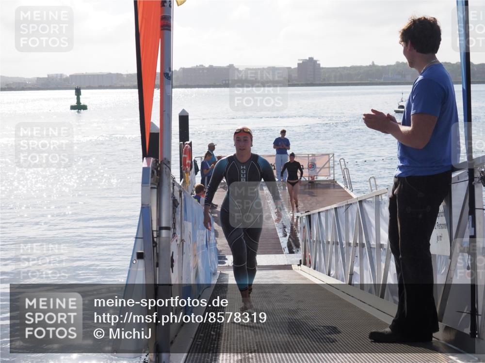 17.08.2025 - KN Förde Triathlon 2025 MichiJ http://msf.ph/oto/8578319 17.08.2025 09:15:41 Schwimmen 141, 149, 131 meine-sportfotos.de