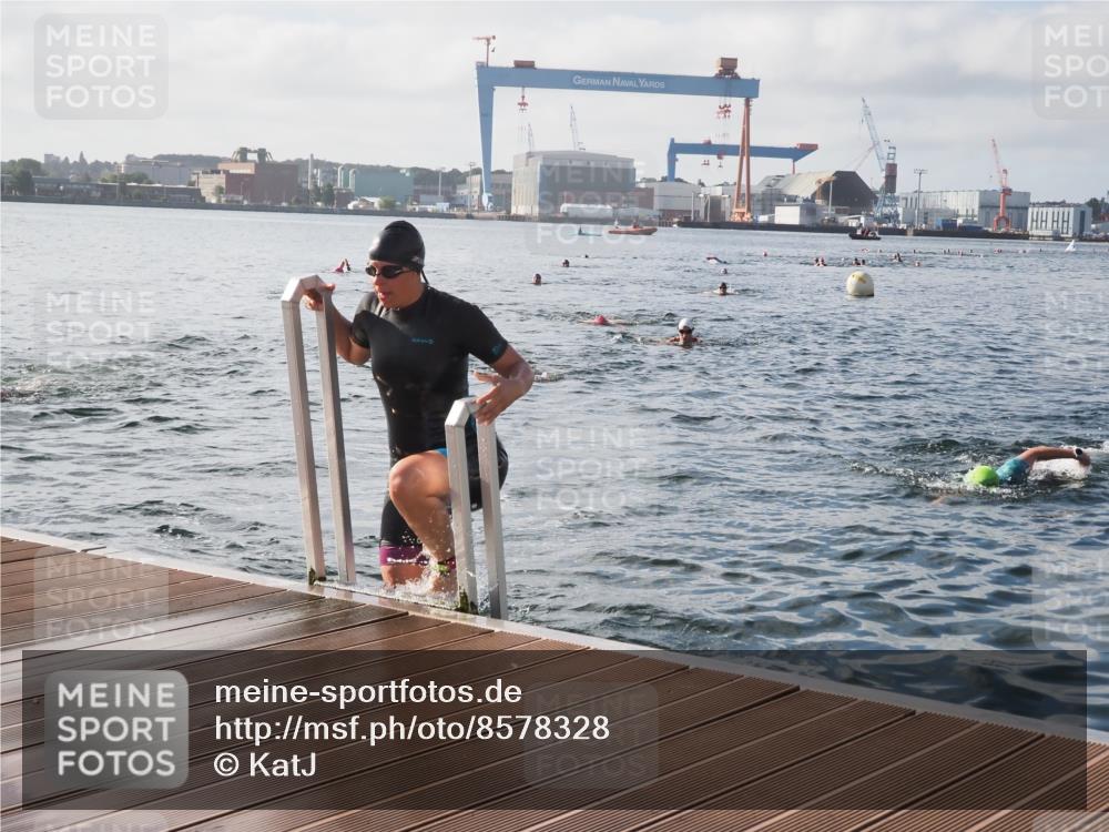 17.08.2025 - KN Förde Triathlon 2025 KatJ http://msf.ph/oto/8578328 17.08.2025 09:19:02 Schwimmen 173, 184, 173, 184 meine-sportfotos.de