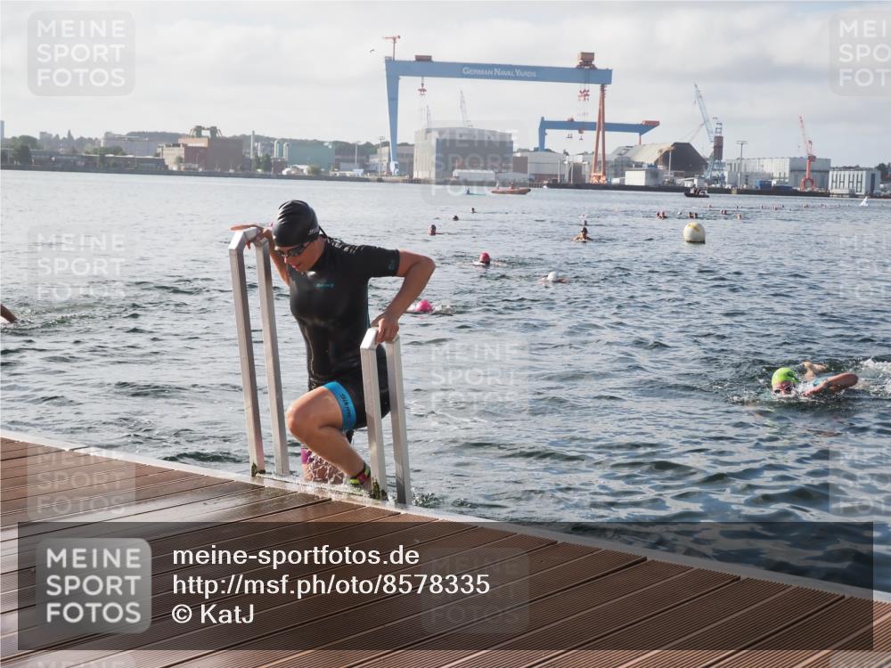 17.08.2025 - KN Förde Triathlon 2025 KatJ http://msf.ph/oto/8578335 17.08.2025 09:19:03 Schwimmen 173, 184, 220, 173, 184 meine-sportfotos.de
