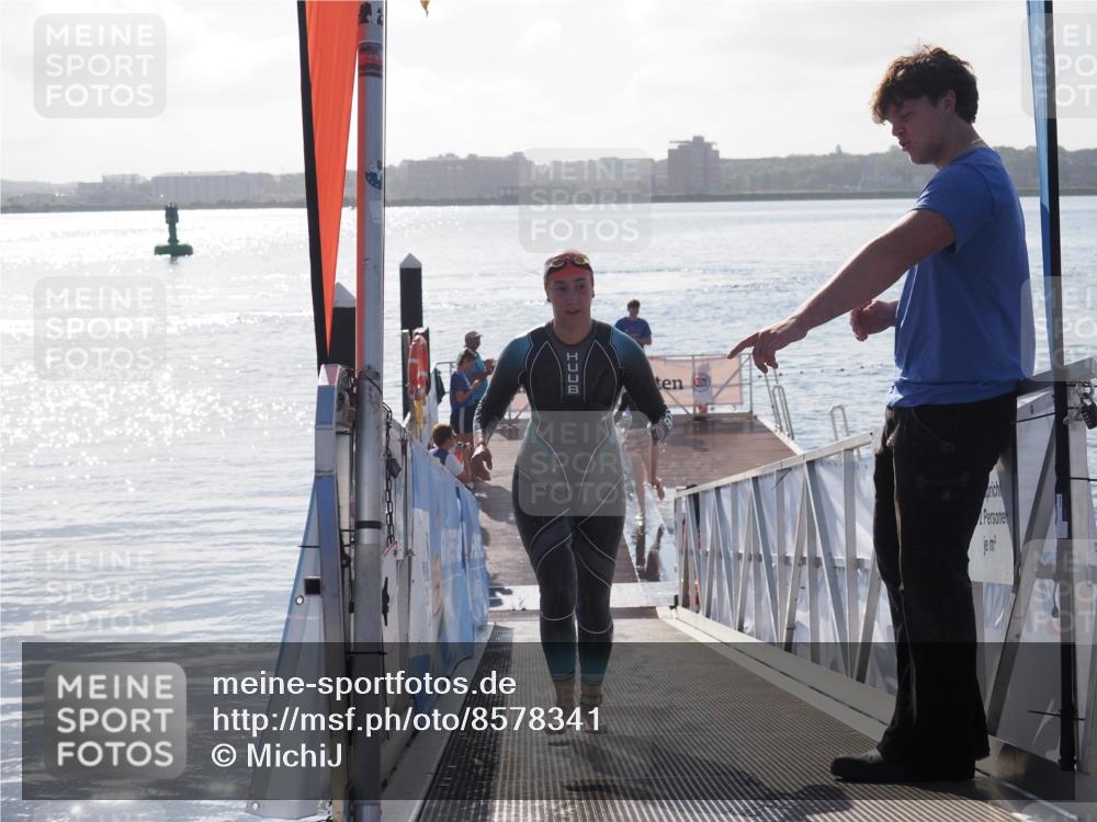 17.08.2025 - KN Förde Triathlon 2025 MichiJ http://msf.ph/oto/8578341 17.08.2025 09:15:41 Schwimmen 141, 149, 131 meine-sportfotos.de