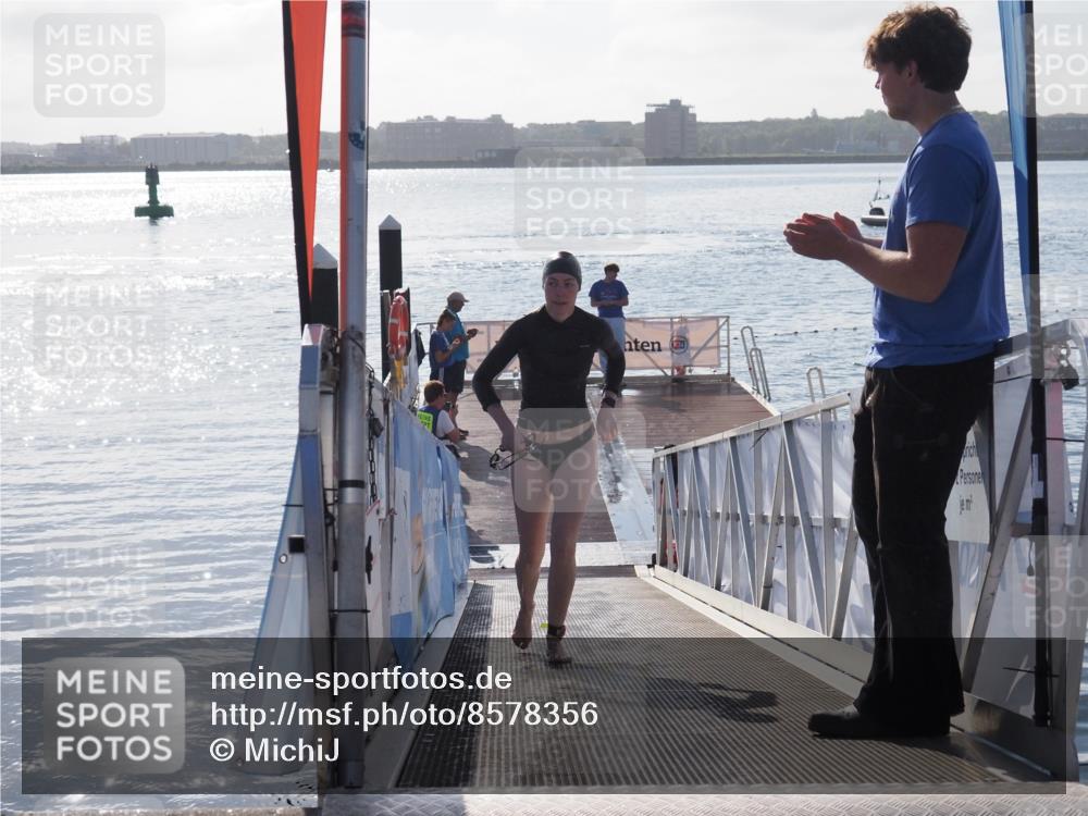 17.08.2025 - KN Förde Triathlon 2025 MichiJ http://msf.ph/oto/8578356 17.08.2025 09:15:46 Schwimmen 131, 141, 131 meine-sportfotos.de