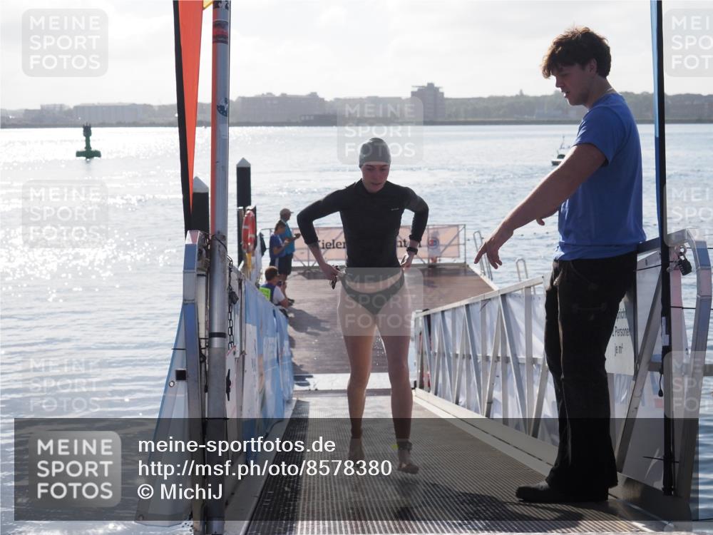 17.08.2025 - KN Förde Triathlon 2025 MichiJ http://msf.ph/oto/8578380 17.08.2025 09:15:46 Schwimmen 131, 141, 131 meine-sportfotos.de