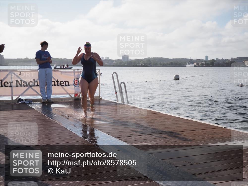 17.08.2025 - KN Förde Triathlon 2025 KatJ http://msf.ph/oto/8578505 17.08.2025 09:19:13 Schwimmen 173, 184, 219, 220, 173, 184, 219, 220 meine-sportfotos.de
