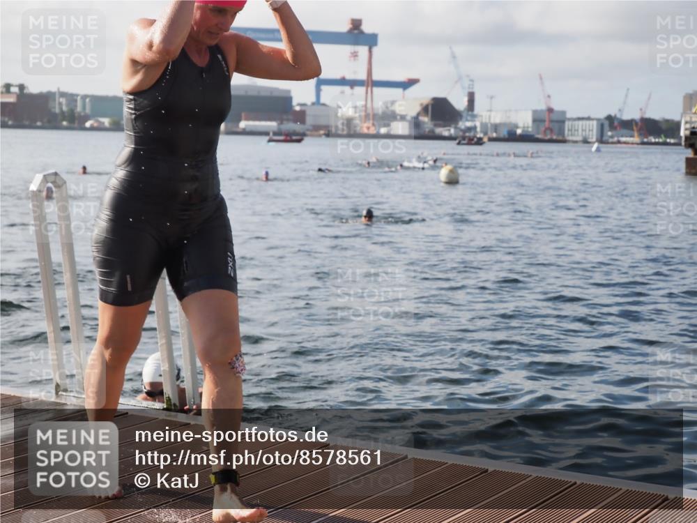 17.08.2025 - KN Förde Triathlon 2025 KatJ http://msf.ph/oto/8578561 17.08.2025 09:19:26 Schwimmen 183, 186, 187, 183, 186, 187, 219, 220 meine-sportfotos.de