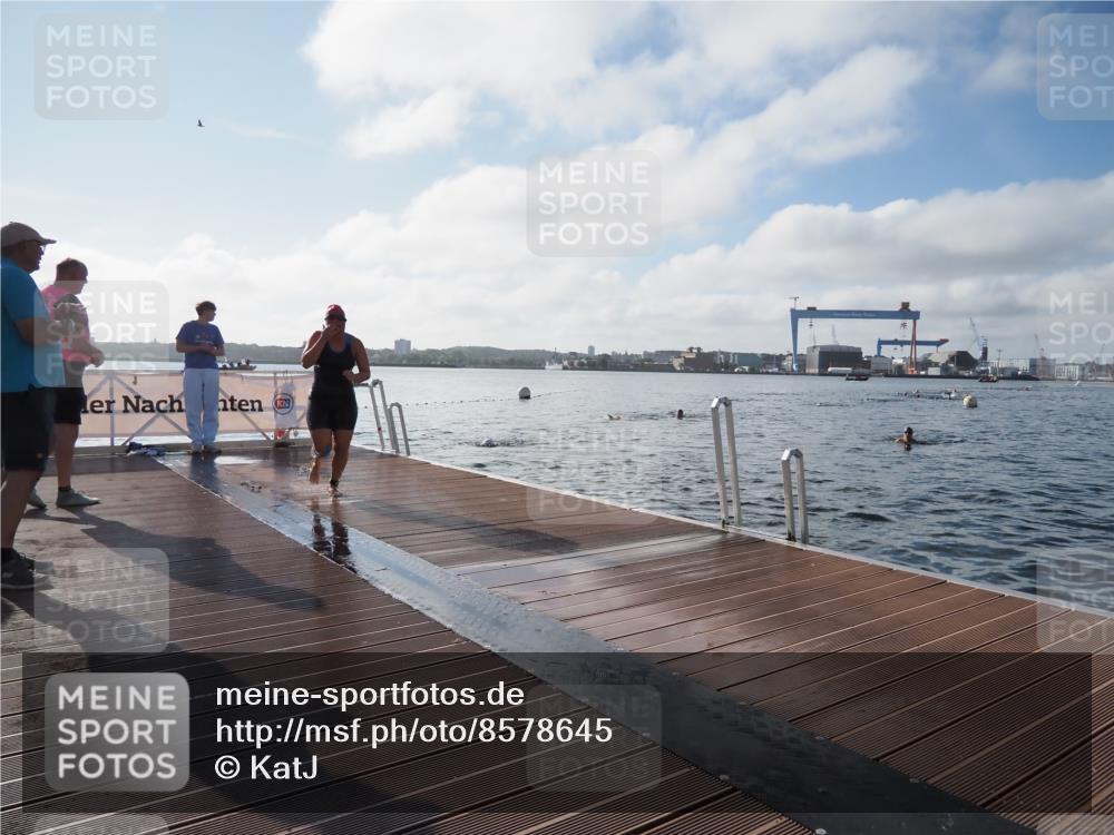 17.08.2025 - KN Förde Triathlon 2025 KatJ http://msf.ph/oto/8578645 17.08.2025 09:19:31 Schwimmen 183, 186, 187, 183, 186, 187 meine-sportfotos.de