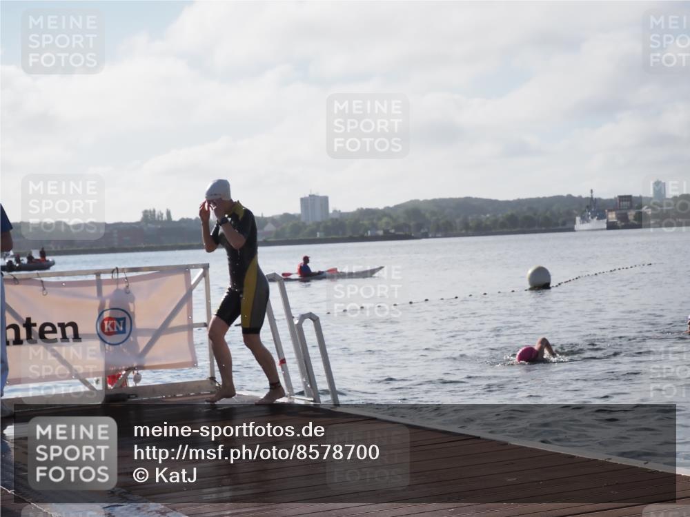 17.08.2025 - KN Förde Triathlon 2025 KatJ http://msf.ph/oto/8578700 17.08.2025 09:19:40 Schwimmen 163, 190, 186, 187, 190 meine-sportfotos.de