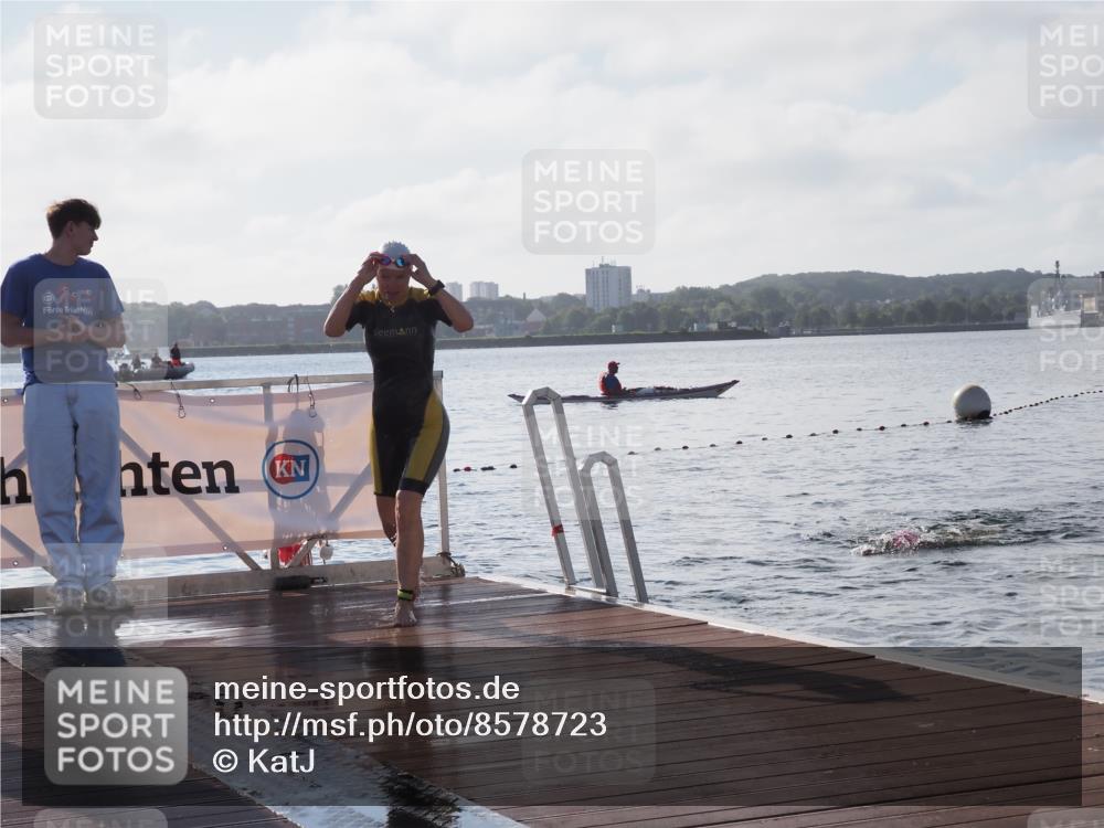 17.08.2025 - KN Förde Triathlon 2025 KatJ http://msf.ph/oto/8578723 17.08.2025 09:19:41 Schwimmen 163, 190, 163, 186, 187, 190 meine-sportfotos.de