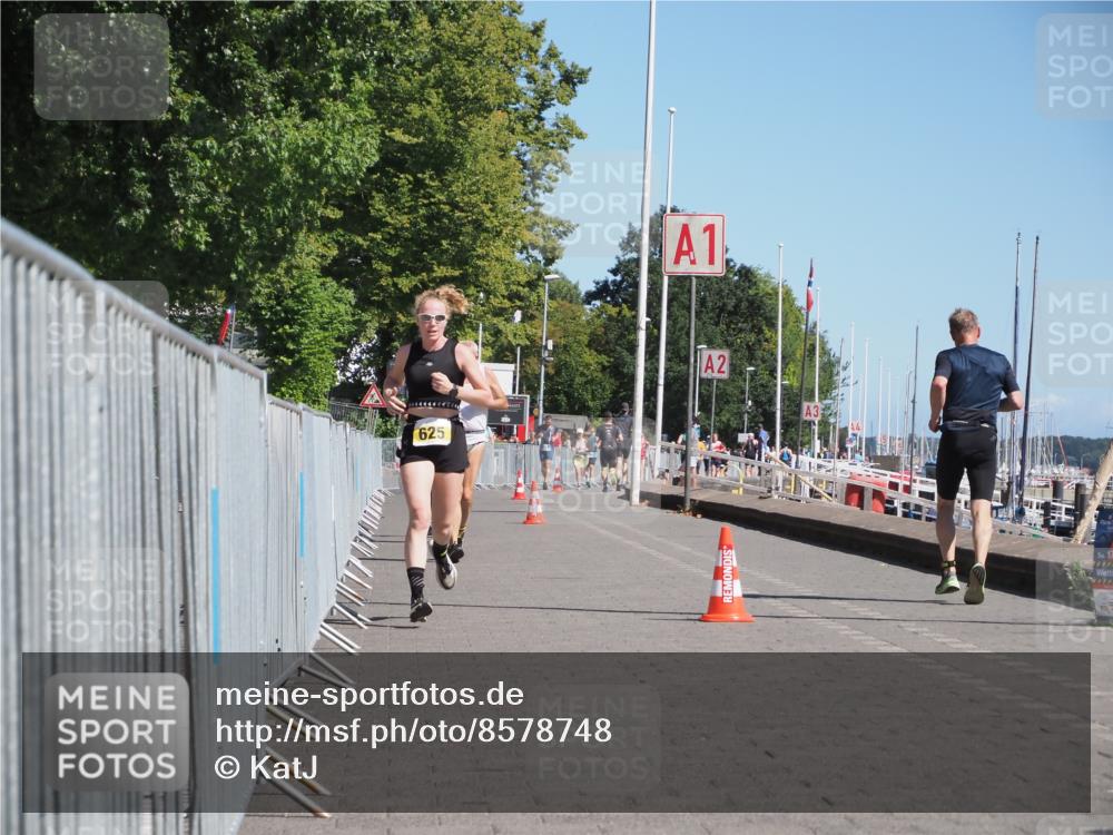 17.08.2025 - KN Förde Triathlon 2025 KatJ http://msf.ph/oto/8578748 17.08.2025 12:15:14 Laufen 346, 625 meine-sportfotos.de
