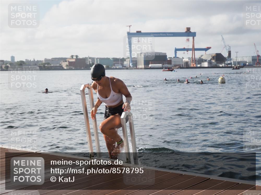 17.08.2025 - KN Förde Triathlon 2025 KatJ http://msf.ph/oto/8578795 17.08.2025 09:19:48 Schwimmen 163, 190, 202, 163, 190, 202 meine-sportfotos.de