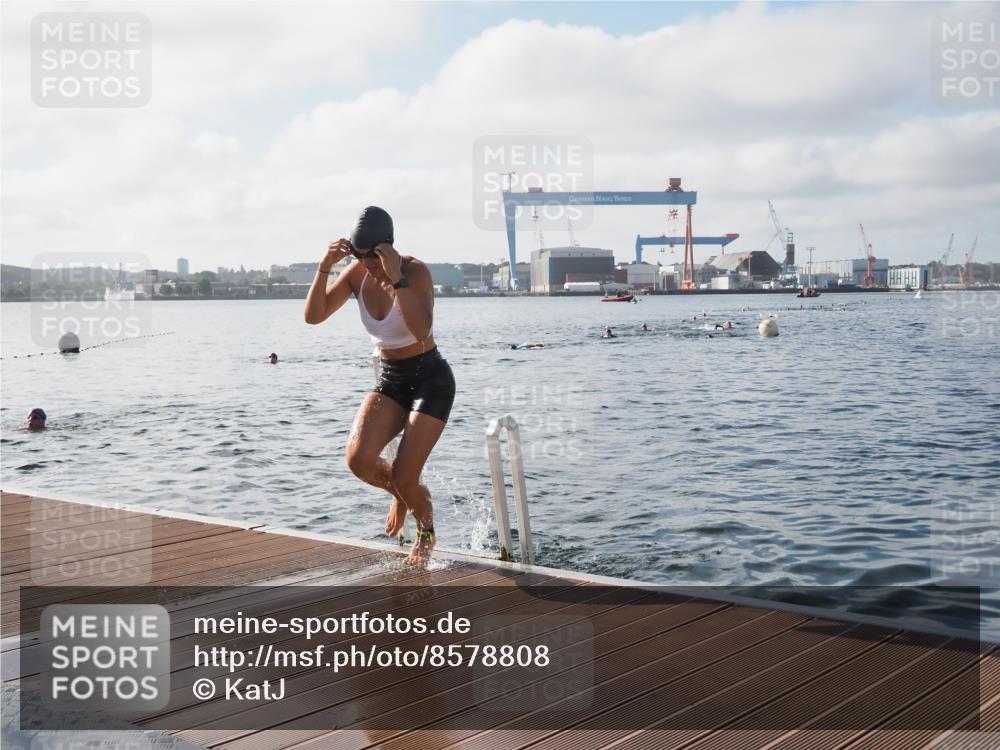 17.08.2025 - KN Förde Triathlon 2025 KatJ http://msf.ph/oto/8578808 17.08.2025 09:19:48 Schwimmen 163, 190, 202, 163, 190, 202 meine-sportfotos.de