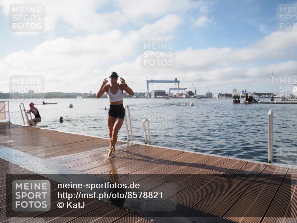 17.08.2025 - KN Förde Triathlon 2025 KatJ http://msf.ph/oto/8578821 17.08.2025 09:19:49 Schwimmen 163, 190, 202, 163, 190, 202 meine-sportfotos.de