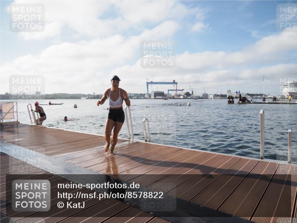 17.08.2025 - KN Förde Triathlon 2025 KatJ http://msf.ph/oto/8578822 17.08.2025 09:19:49 Schwimmen 163, 190, 202, 163, 190, 202 meine-sportfotos.de