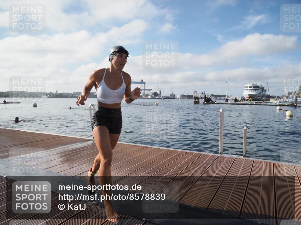 17.08.2025 - KN Förde Triathlon 2025 KatJ http://msf.ph/oto/8578839 17.08.2025 09:19:50 Schwimmen 163, 190, 195, 202, 163, 190, 202 meine-sportfotos.de