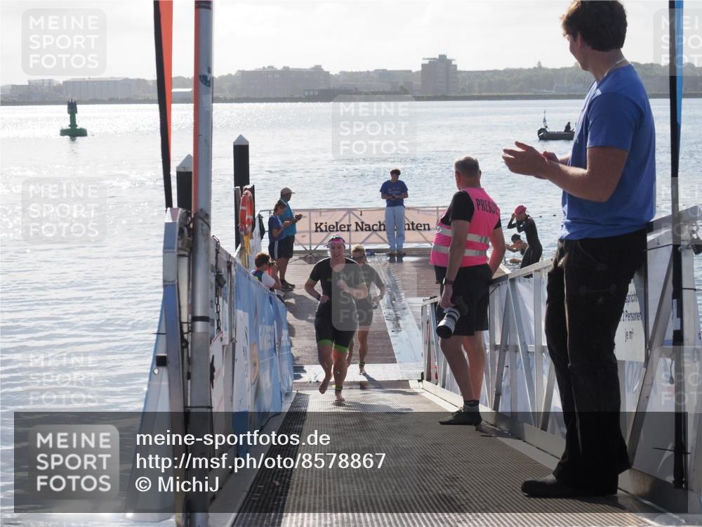 17.08.2025 - KN Förde Triathlon 2025 MichiJ http://msf.ph/oto/8578867 17.08.2025 09:16:37 Schwimmen 144, 160, 166, 144, 160, 172, 176 meine-sportfotos.de