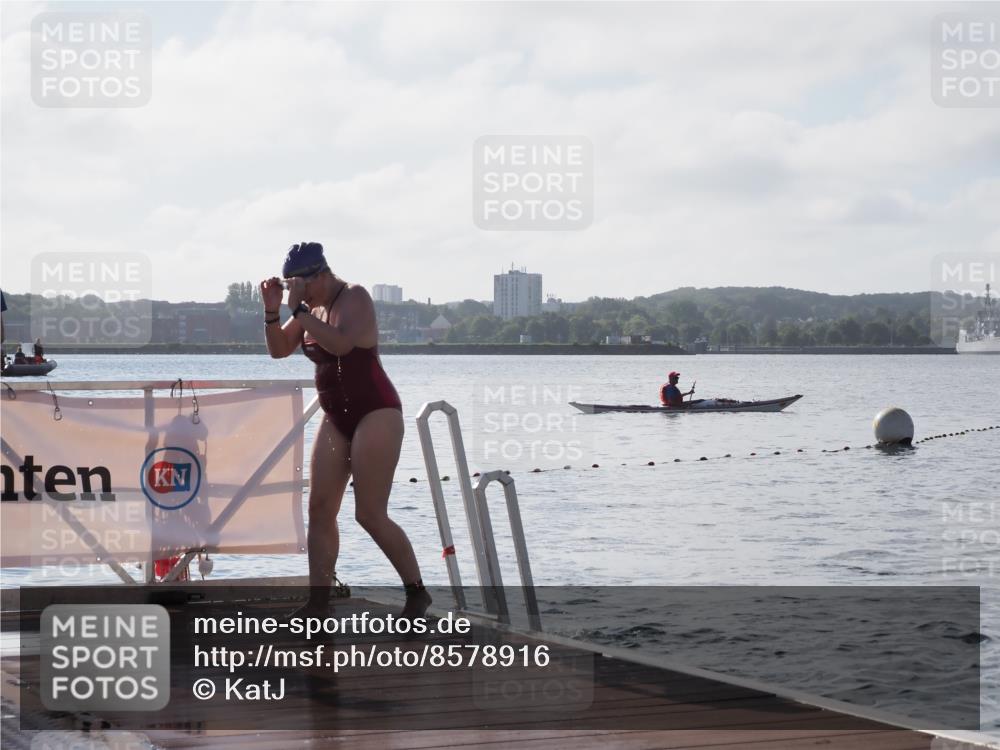 17.08.2025 - KN Förde Triathlon 2025 KatJ http://msf.ph/oto/8578916 17.08.2025 09:19:58 Schwimmen 195, 202, 163, 195, 202 meine-sportfotos.de