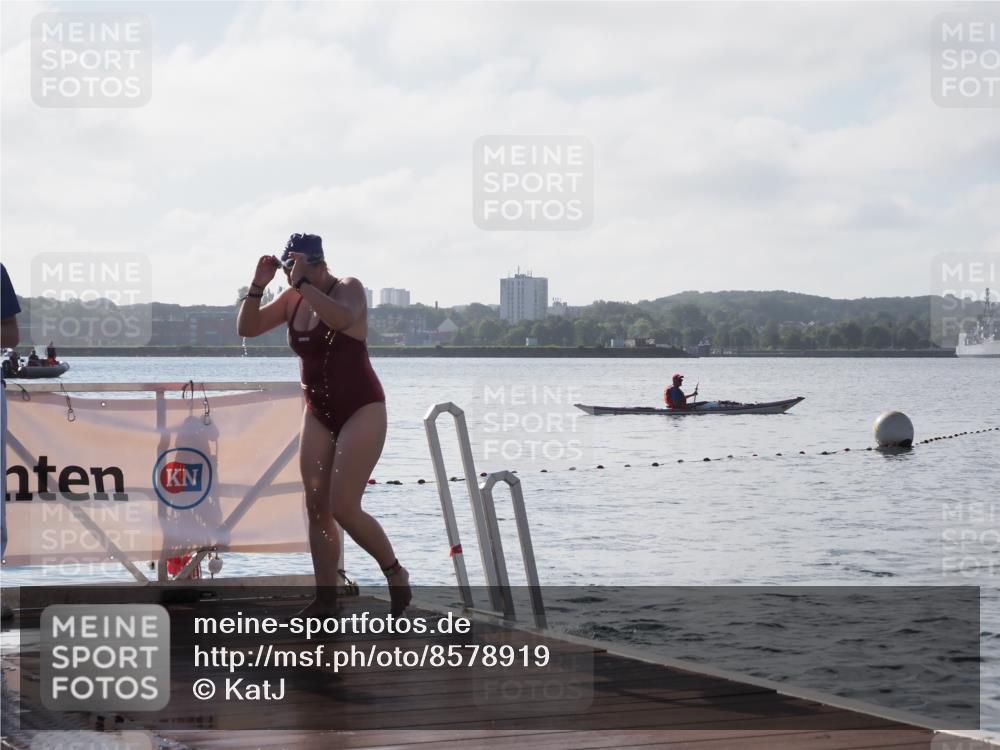 17.08.2025 - KN Förde Triathlon 2025 KatJ http://msf.ph/oto/8578919 17.08.2025 09:19:58 Schwimmen 195, 202, 163, 195, 202 meine-sportfotos.de