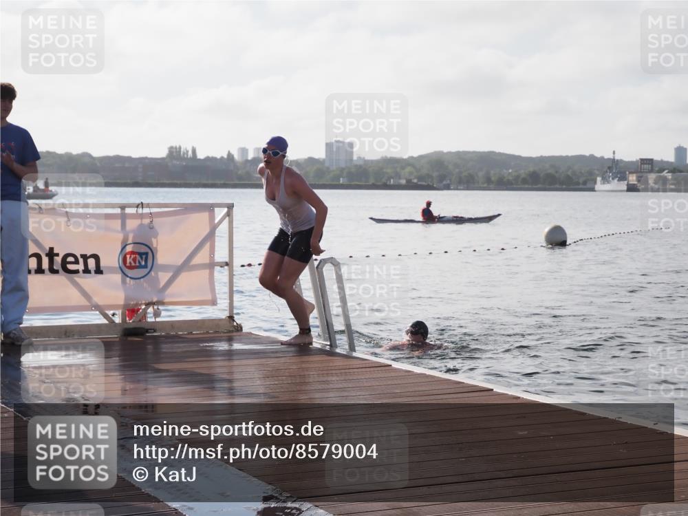 17.08.2025 - KN Förde Triathlon 2025 KatJ http://msf.ph/oto/8579004 17.08.2025 09:20:12 Schwimmen 179, 196, 179, 195, 196 meine-sportfotos.de