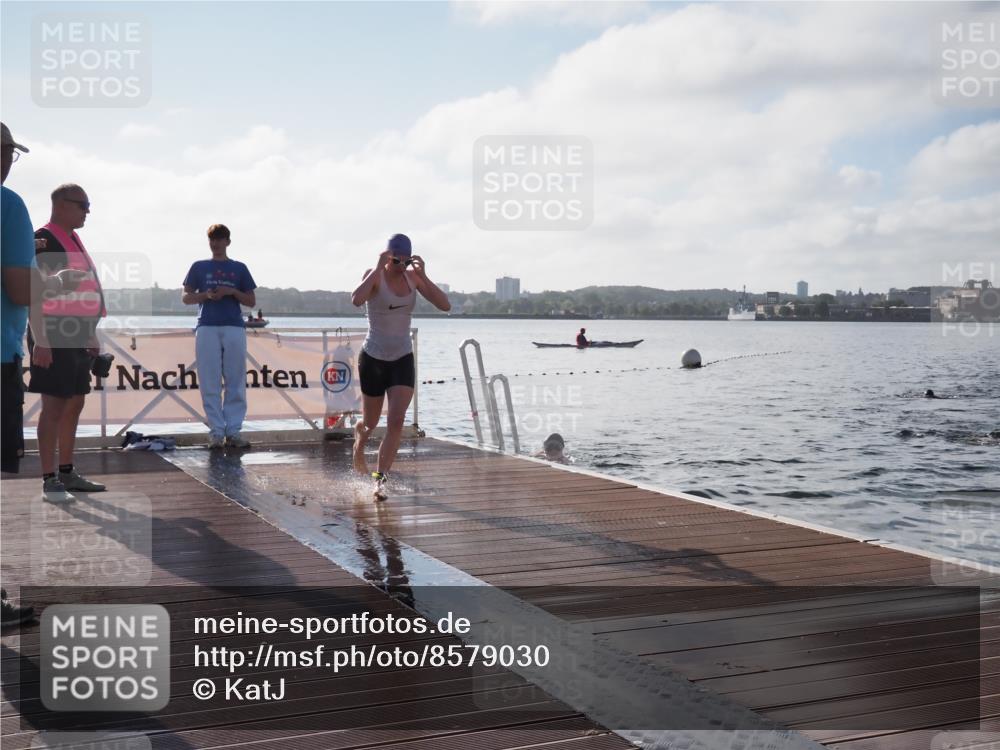 17.08.2025 - KN Förde Triathlon 2025 KatJ http://msf.ph/oto/8579030 17.08.2025 09:20:14 Schwimmen 179, 196, 179, 196 meine-sportfotos.de