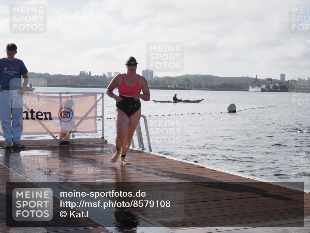 17.08.2025 - KN Förde Triathlon 2025 KatJ http://msf.ph/oto/8579108 17.08.2025 09:20:18 Schwimmen 179, 196, 211, 179, 196 meine-sportfotos.de