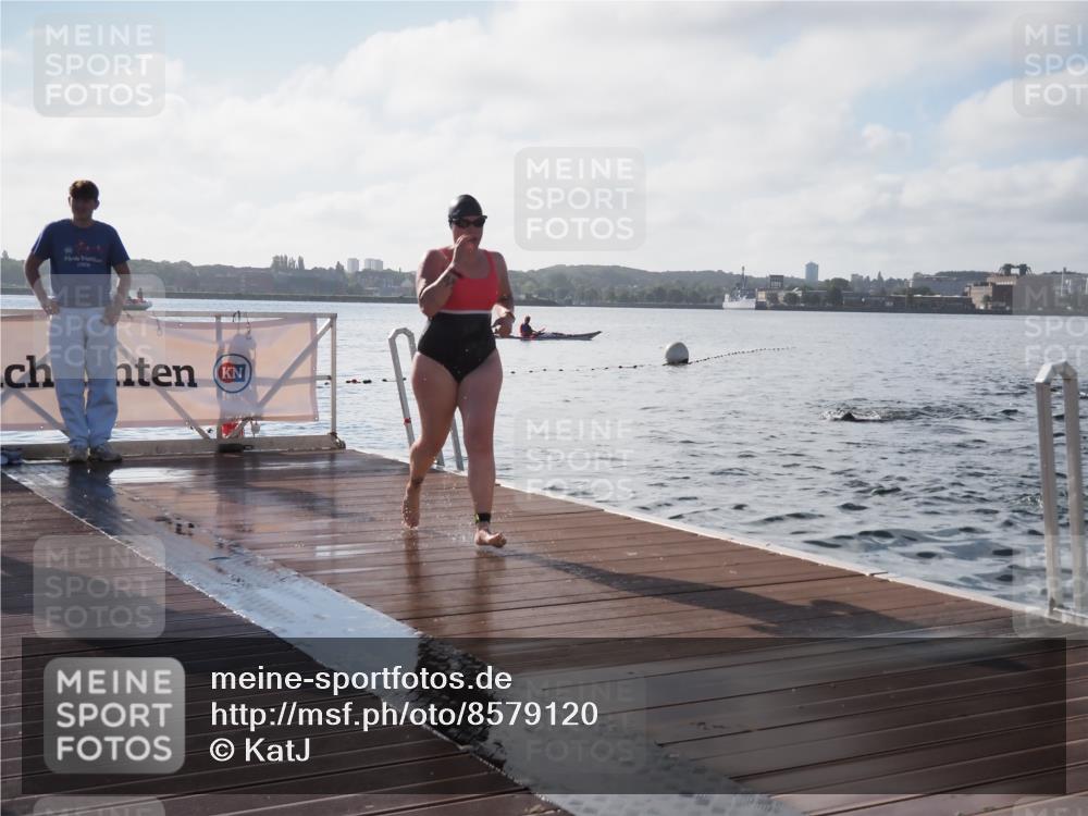 17.08.2025 - KN Förde Triathlon 2025 KatJ http://msf.ph/oto/8579120 17.08.2025 09:20:19 Schwimmen 179, 196, 211, 179, 196 meine-sportfotos.de