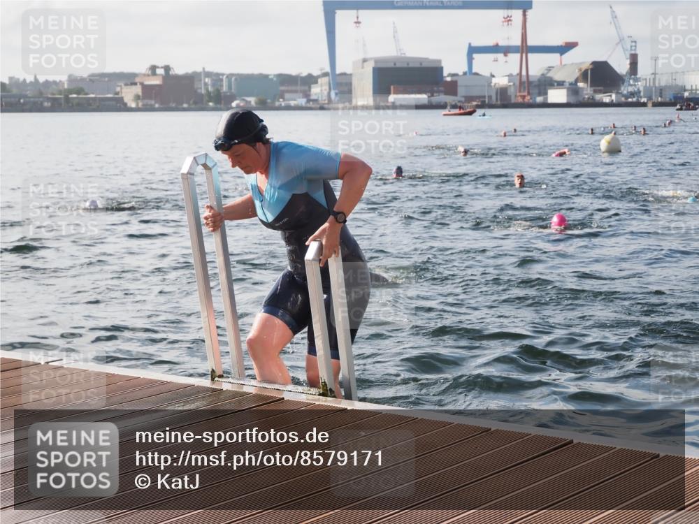17.08.2025 - KN Förde Triathlon 2025 KatJ http://msf.ph/oto/8579171 17.08.2025 09:20:27 Schwimmen 188, 196, 211, 240, 179, 196, 211, 240 meine-sportfotos.de